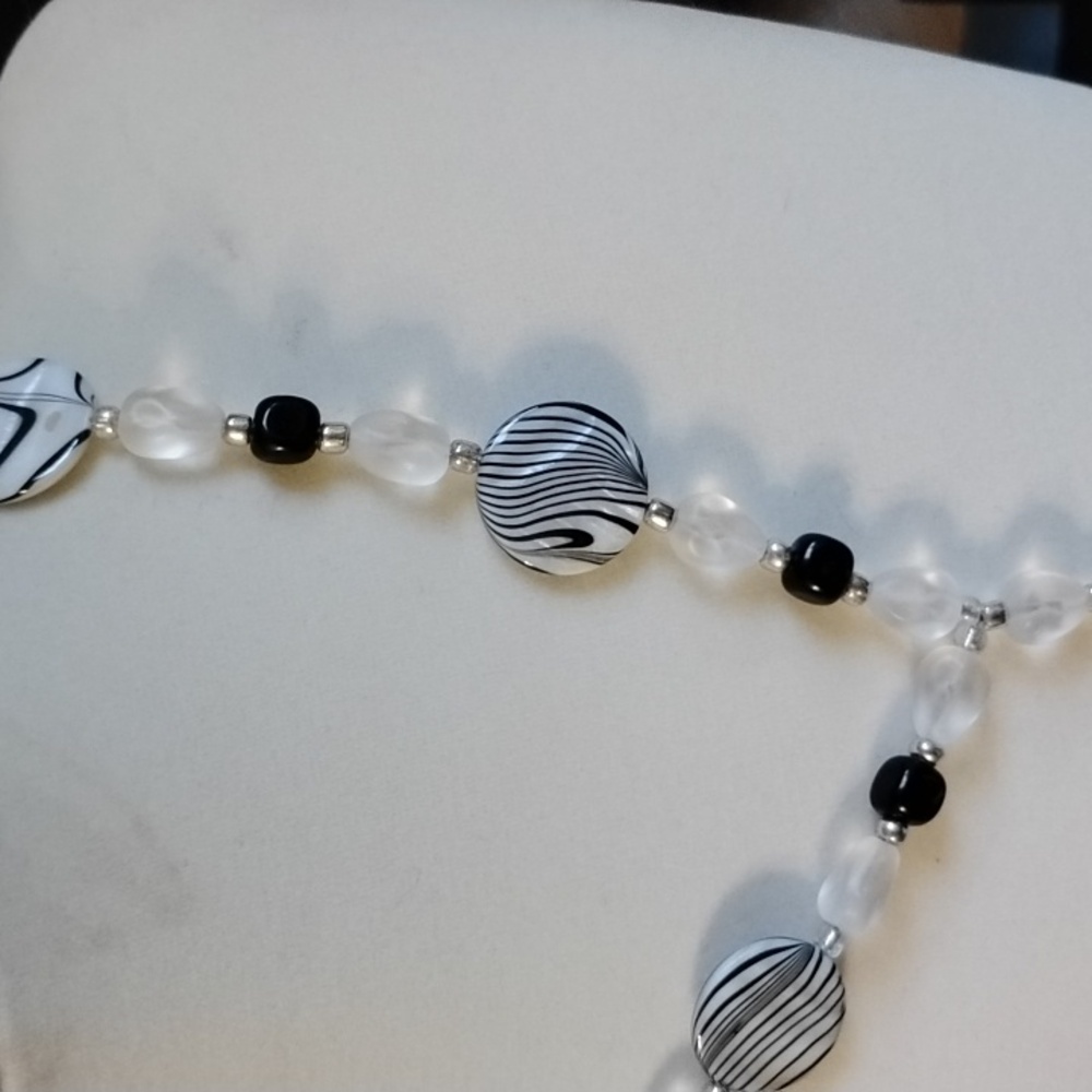 Hand Crafted Mother Of Pearl Beaded Necklace - Picture 3 of 6